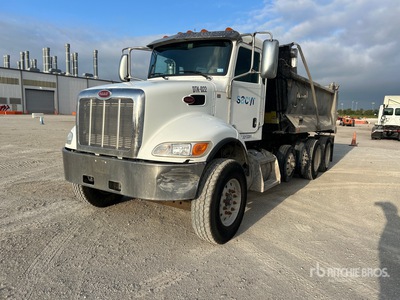 2020 Peterbilt 348 10x4 Camion à benne quatre essieux