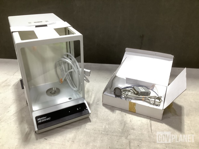 Mettler-Toledo AE200 Digital Analytical Balance