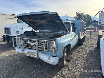 1976 Chevrolet C30 4x2 Camion à Plateau (Inoperable)