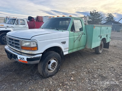 1994 Ford F-250 4x2 Camion utilitaire (Inoperable)
