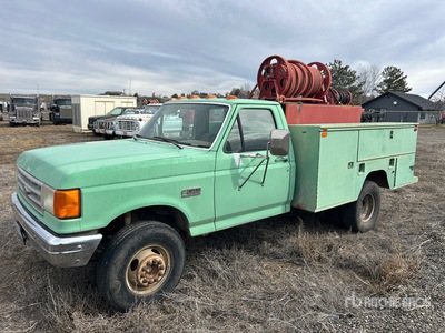 1991 Ford F-450 4x2 Camión Utilitario (Inoperable)