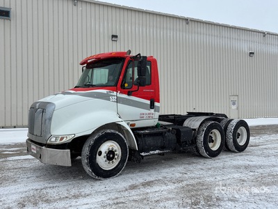 2004 International 8600 6x4 T/A Dagcabine Trekker