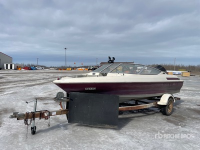 1994 Maxum Fishing Boat w/ Trailer