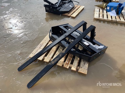 2026 GIYI GY-SF60 60 in Skid Steer Forks (Unused)