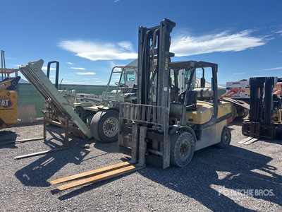 Yale GLP120 10200 lb Pneumatic Tire Gabelstapler (Inoperable)