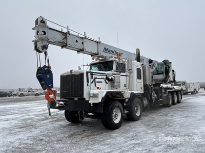 Manitex 4596T 45 ton Straight Boom on 2013 Kenworth C500 10x6 Twin-Steer Sleeper Camión Grúa