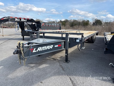 2025 Lamar 32 ft T/A Remolque Portamaquinaria