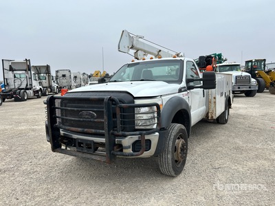 Ford F-550 サービスカー