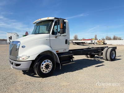 2013 International 8600 4x2 Autocarro cabina e telaio