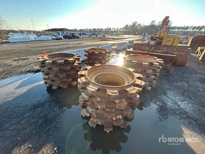 Quantity of (4) 38 in Padfoot Compactions Wheels