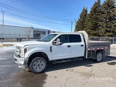 2019 Ford F-250 XLT 4x4 Crew Cab Flatbed Truck