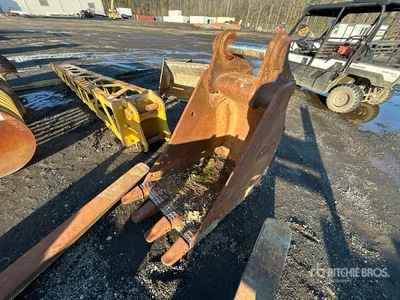 Geith 30 in Digging Excavator Bucket