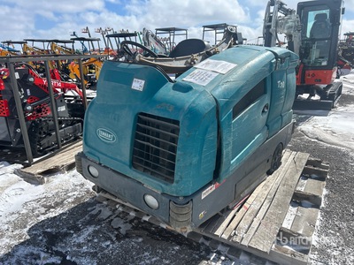 Tennant T20 Ride-On Floor Scrubber