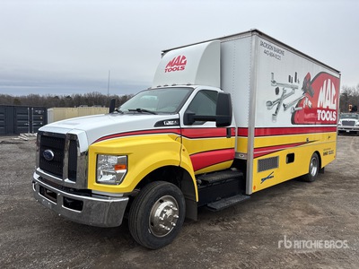 2016 Ford F-650 4x2 Camion fourgon