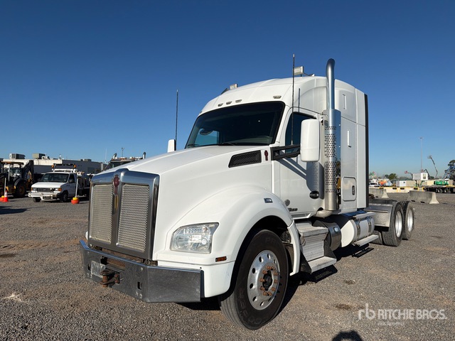 2018 Kenworth T880 6x4 T/A Sleeper Truck Tractor