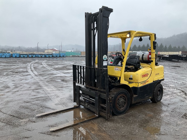 2010 Hyster H80FT 7700 lb Pneumatic Tire Forklift