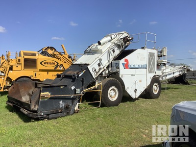 2014 (unverified) Roadtec SB2500E Wheel Asphalt Transfer Machine
