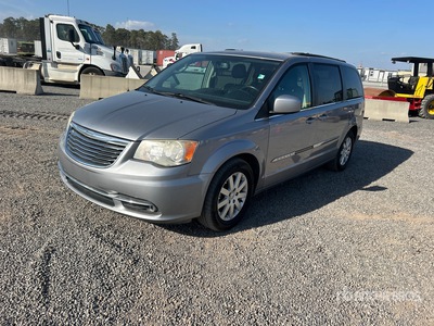 2014 Chrysler Town & Country Minivan