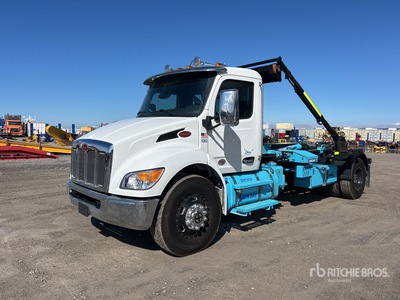 2025 Peterbilt 536 4x2 Hooklift Truck