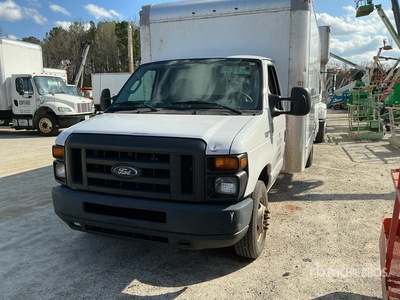 2017 Ford E-350 Furgoneta caja cerrada