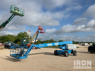 2013 Genie S85 4WD Telescopic Boom Lifts