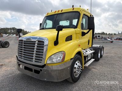 2012 Freightliner Cascadia 113 6x4 トラックトラクター（T/A）