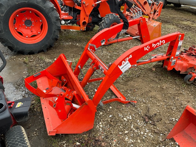 Kubota LA344 Front Loader Attachment (Inoperable)
