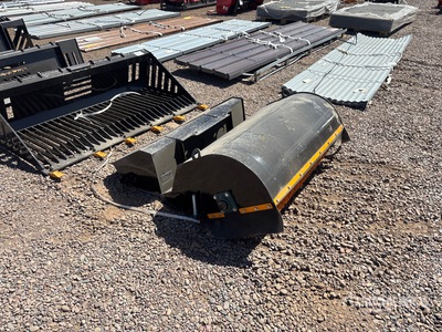 2026 GIYI GY-BS43 43 in Mini Zamiatarka o sterowaniu burtowym (Unused)