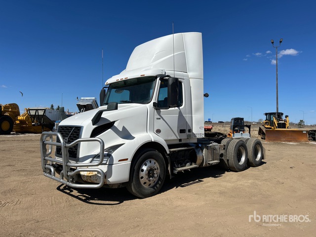 2020 VOLVO