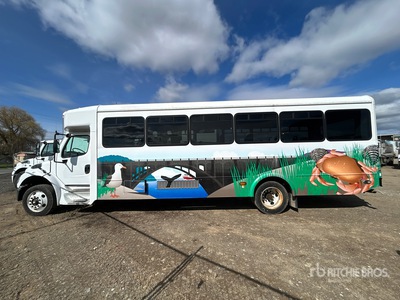 2014 Freightliner M2 106 4x2 28-Seat Bus