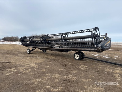 2013 MacDon FD75-S 35 ft Flex Draper Tête de moissonneuse-batteuse