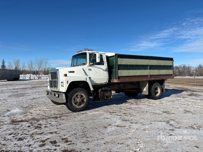 1988 Ford L8000 4x2 Grain Truck