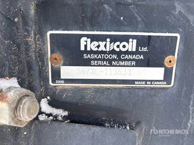 2003 Flexi-Coil 67XL 90 ft S/A High Clearance Pull-Type Sprayer