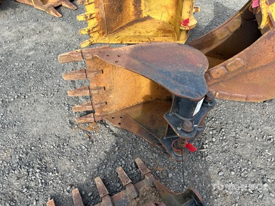 21 in Digging Excavator Bucket - Fits Cat 304/305