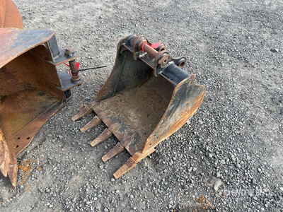 21 in Digging Excavator Bucket - Fits Cat 304/305