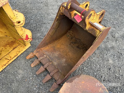 23.5 in Backhoe Rear Bucket