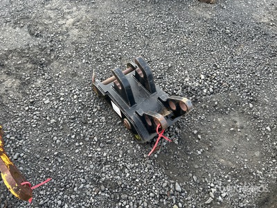 11 in Excavator Coupler - Fits Cat 304/305