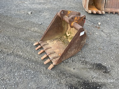 28 in Backhoe Rear Bucket
