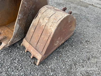 21 in Digging Backhoe Rear Bucket