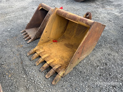 Wain-Roy 34 in Digging Excavator Bucket