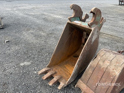 22.5 in Digging Excavator Bucket