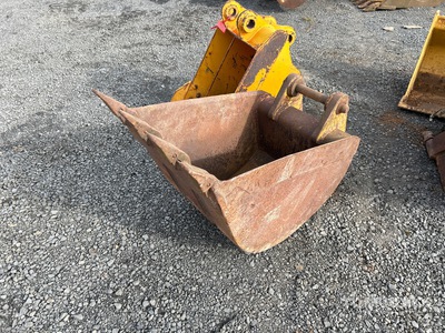 22 in Digging Backhoe Rear Bucket