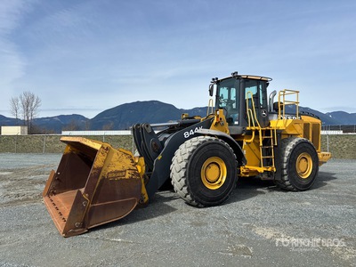 2010 John Deere 844K Pala cargadora