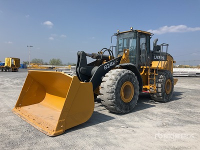 2013 John Deere 824K Cargador sobre Neumaticos / ホイールローダー