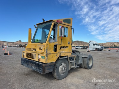 2000 Ottawa 30 4x2 Spotter Truck