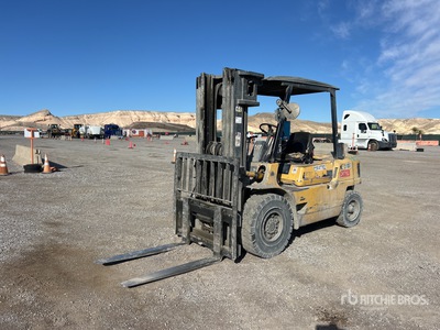 1994 Cat DP40 7400 lb Forklift