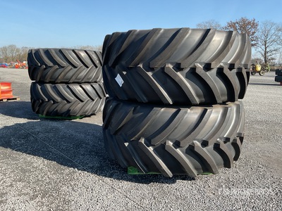 Quantity of (4) Michelin 900/60R32 Ruote (Unused)