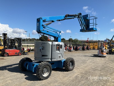 2007 Genie Z34/22 Articulating Boom Lift