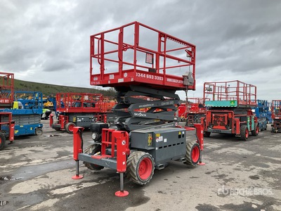 2015 Skyjack SJ6832 RT 4x4 Dual Fuel Scissor Lift