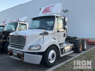 2015 Freightliner M2 112 6x4 Ciągnik siodłowy T/A z kabiną dzienną